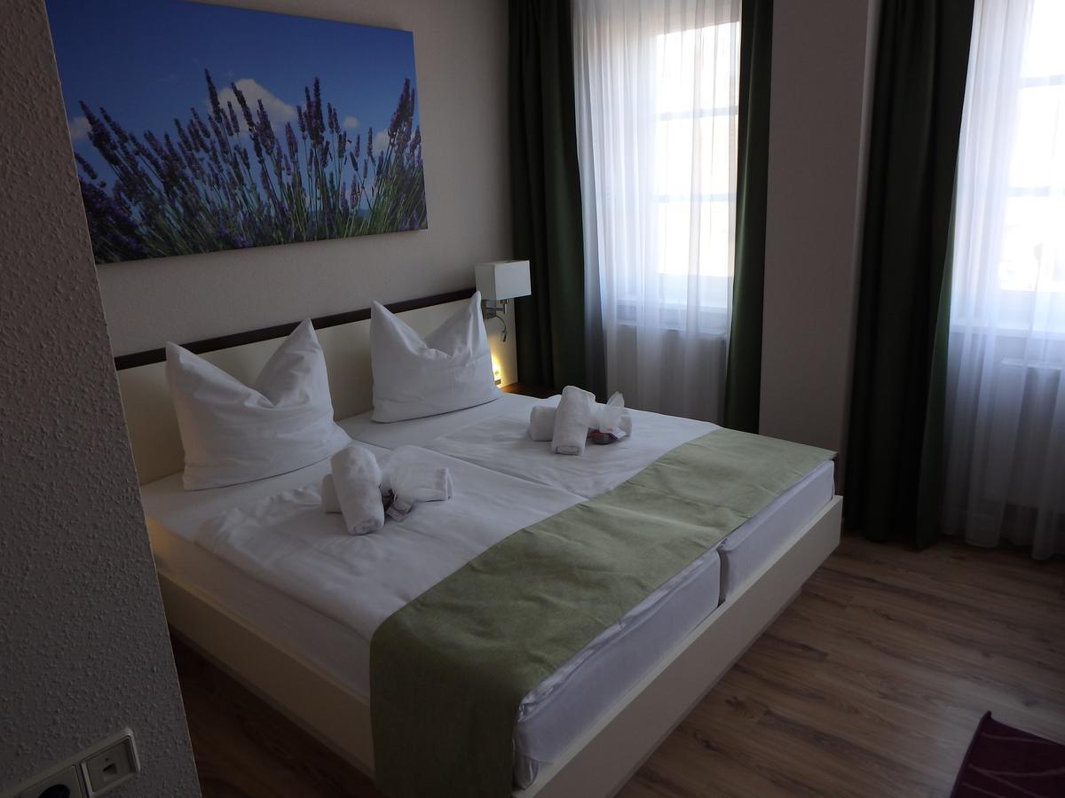 Garni Hotel Lavendelhof Nauen Exterior photo